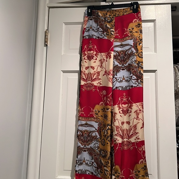 Satin printed pants - Picture 3 of 6